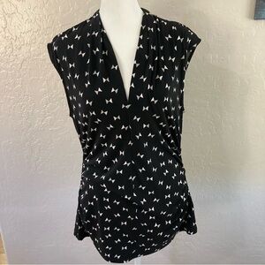 🩵 2/$15 Vince Camuto Black and White Patterned Sleeveless Blouse Size XL